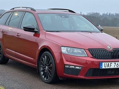 Begagnad Skoda Octavia RS 220 HK (161 kW) 2014 Röd Kombi
