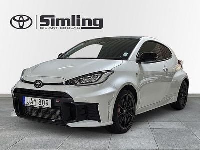 Vit Begagnad 2024 Toyota Yaris Premium Halvkombi | 549 900 kr