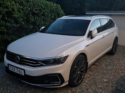 Oryx white pearl metallic Begagnad 2020 VW Passat GTE Kombi | 229 000 kr (Marknadspris)