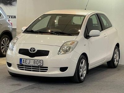 Begagnad Toyota Yaris 88 HK (64 kW) 2006 Vit Halvkombi