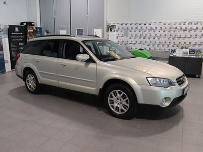 begagnad Subaru Outback 2.5 4WD / Drag / M-Värme / T-Lucka