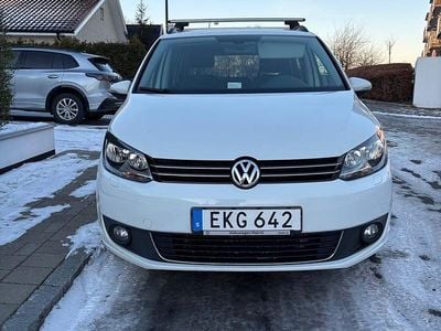 Begagnad VW Touran 140 HK (102 kW) 2015 Minibuss