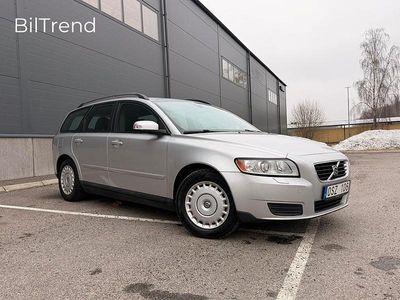 Ljusgrå Begagnad 2008 Volvo V50 Kombi | 49 900 kr (Marknadspris)
