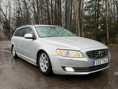 Silver Begagnad 2015 Volvo V70 Kombi | 99 000 kr (Marknadspris)
