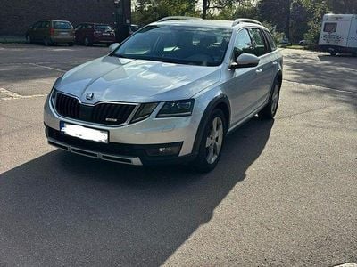 Begagnad Skoda Octavia Scout 150 HK (110 kW) 2018 Silver Kombi