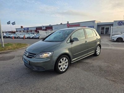 Grön Begagnad 2005 VW Golf V Sportline Halvkombi | 37 900 kr (Marknadspris)