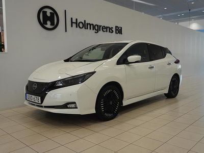 Vit Begagnad 2022 Nissan Leaf Tekna Halvkombi | 179 900 kr (Marknadspris)