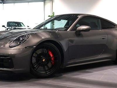 Mörkgrå (grey) Begagnad 2024 Porsche 911 Carrera 4 GTS Sportkupé | 1 850 000 kr (Lite dyr)