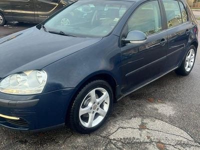 Begagnad VW Golf IV 115 HK (84 kW) 2005 Blå Halvkombi