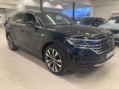 Begagnad VW Touareg R-line 286 HK (210 kW) 2023 Grenadilla black metallic SUV