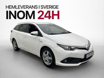 Begagnad Toyota Auris Hybrid 136 HK (100 kW) 2017 Vit Kombi