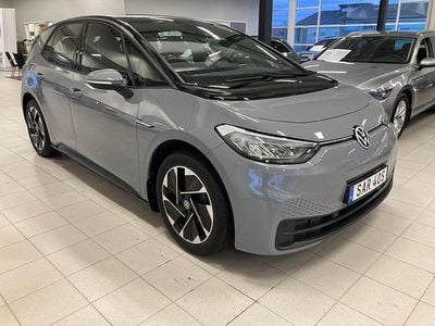 Grå Begagnad 2023 VW ID.3 Pro Performance Halvkombi | 249 000 kr (Bra pris)