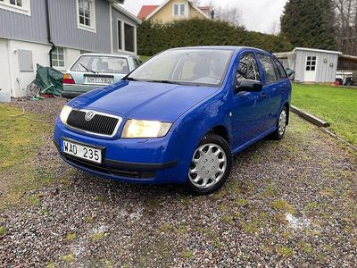 Blå Begagnad 2004 Skoda Fabia Kombi | 35 000 kr (Marknadspris)