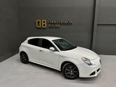 Begagnad Alfa Romeo Giulietta Distinctive 170 HK (125 kW) 2013 Vit Halvkombi