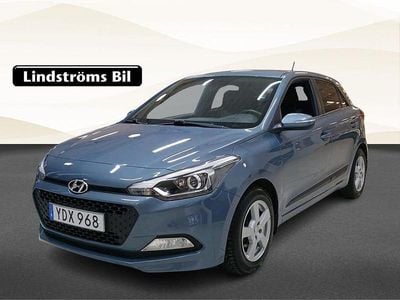 Begagnad Hyundai i20 Comfort 84 HK (61 kW) 2016 Blå Halvkombi