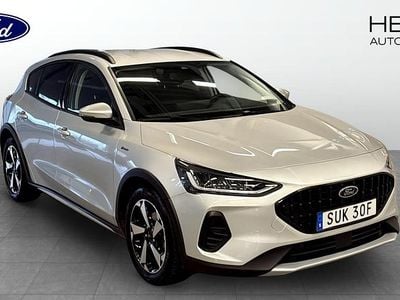 Grå Begagnad 2023 Ford Focus Active | 199 900 kr