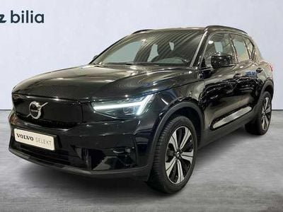 Svart Begagnad 2022 Volvo XC40 Plus SUV | 349 900 kr