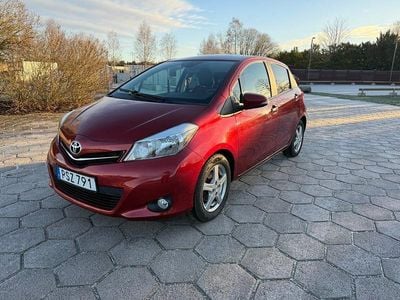 Röd Begagnad 2014 Toyota Yaris Multidrive S Halvkombi | 97 900 kr (Bra pris)