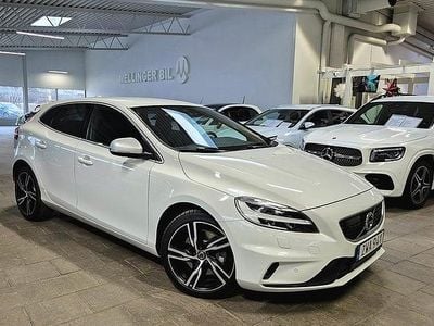Vit Begagnad 2018 Volvo V40 R-Design Halvkombi | 224 500 kr (Marknadspris)