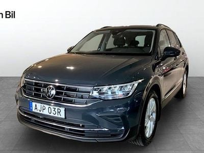 Grå Begagnad 2022 VW Tiguan SUV | 274 900 kr (Bra pris)