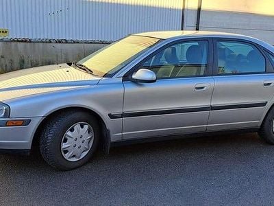 Grå Begagnad 2002 Volvo S80 Sedan | 20 500 kr (Superpris)