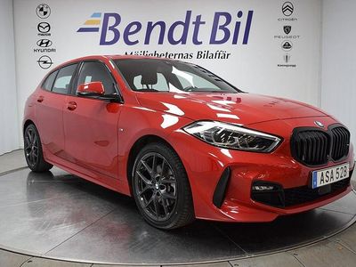 Melbourneröd Begagnad 2021 BMW 118 M Sport Halvkombi | 259 500 kr (Lite dyr)