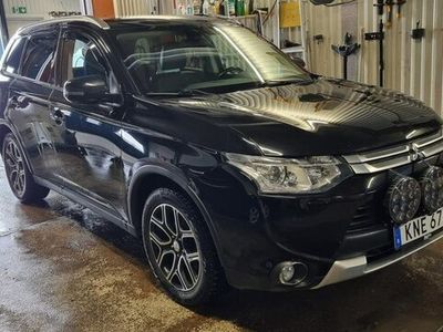 begagnad Mitsubishi Outlander 2.2 Di-D 4WD Euro 5