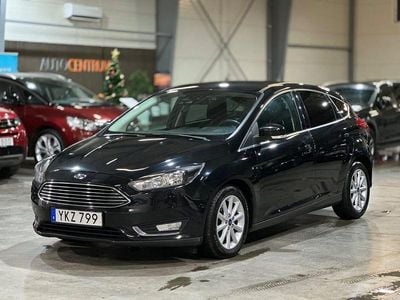 Svart Begagnad 2016 Ford Focus Titanium Halvkombi | 69 900 kr (Marknadspris)