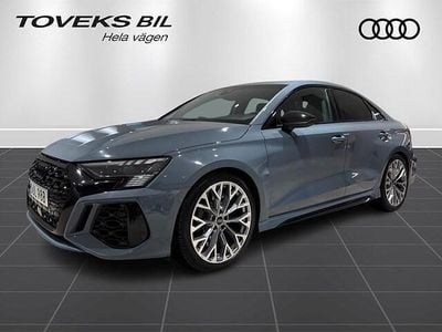 Begagnad Audi RS3 400 HK (294 kW) 2024 Kemoragrå metallic Sedan