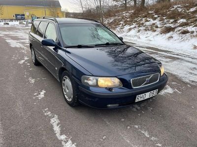 Begagnad Volvo V70 250 HK (183 kW) 2000 Blå metallic Kombi