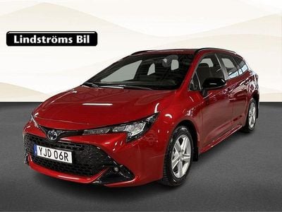 Röd Begagnad 2025 Toyota Corolla Active Kombi | 314 900 kr (Marknadspris)