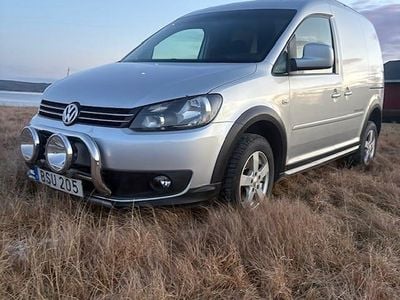 Begagnad VW Caddy 110 HK (80 kW) 2014 Minibuss