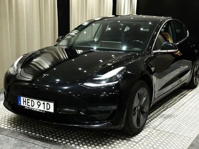 Svart metallic Begagnad 2020 Tesla Model 3 Standard Range Plus Sedan | 299 900 kr