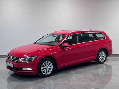 Röd Begagnad 2015 VW Passat Kombi | 119 900 kr (Marknadspris)