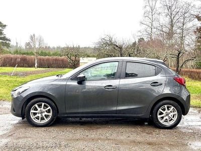 Grå Begagnad 2016 Mazda 2 Halvkombi | 69 000 kr (Superpris)