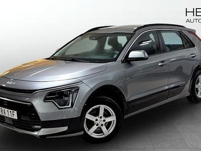 Grå Begagnad 2023 Kia Niro SUV | 269 900 kr (Bra pris)