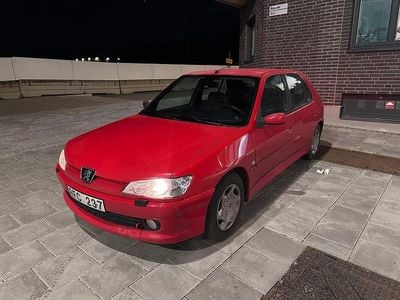 Röd Begagnad 2000 Peugeot 306 Sedan | 34 500 kr
