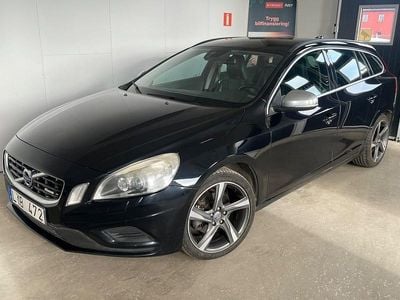 Begagnad Volvo V60 R-Design 163 HK (119 kW) 2011 Svart Kombi