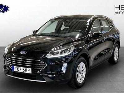 Svart Begagnad 2023 Ford Kuga Titanium SUV | 279 900 kr (Marknadspris)