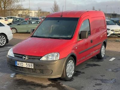 Röd Begagnad 2005 Opel Combo | 10 000 kr
