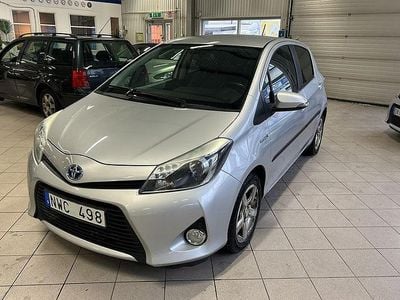 Silver Begagnad 2012 Toyota Yaris Hybrid Style Halvkombi | 89 995 kr (Marknadspris)