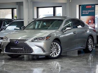 Begagnad Lexus ES300H Luxury Line 218 HK (160 kW) 2019 Grå Sedan