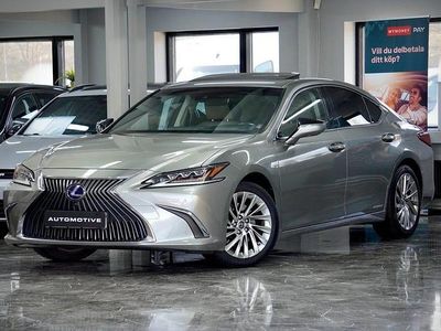 Grå Begagnad 2019 Lexus ES300H Luxury Line Sedan | 364 900 kr (Lite dyr)