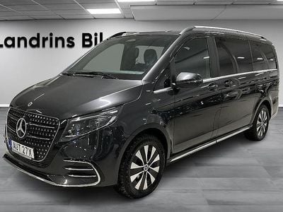 Mörkgrå Begagnad 2025 Mercedes V300 AMG line Minibuss | 919 900 kr (Lite dyr)