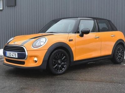 Begagnad Mini John Cooper Works Pepper 136 HK (100 kW) 2016 Orange Halvkombi