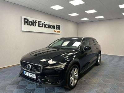 Svart Begagnad 2024 Volvo V60 CC Core Kombi | 409 500 kr (Bra pris)