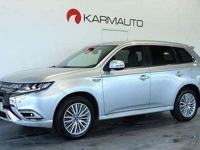 Begagnad Mitsubishi Outlander 224 HK (164 kW) 2020 Silver SUV