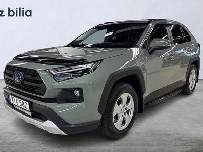 Grön Begagnad 2022 Toyota RAV4 Hybrid SUV | 379 900 kr (Lite dyr)