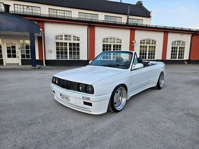 Vit Begagnad 1987 BMW 325 Cabriolet Cab | 395 000 kr