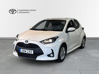Begagnad Toyota Yaris Hybrid Active 116 HK (85 kW) 2023 Vit Halvkombi